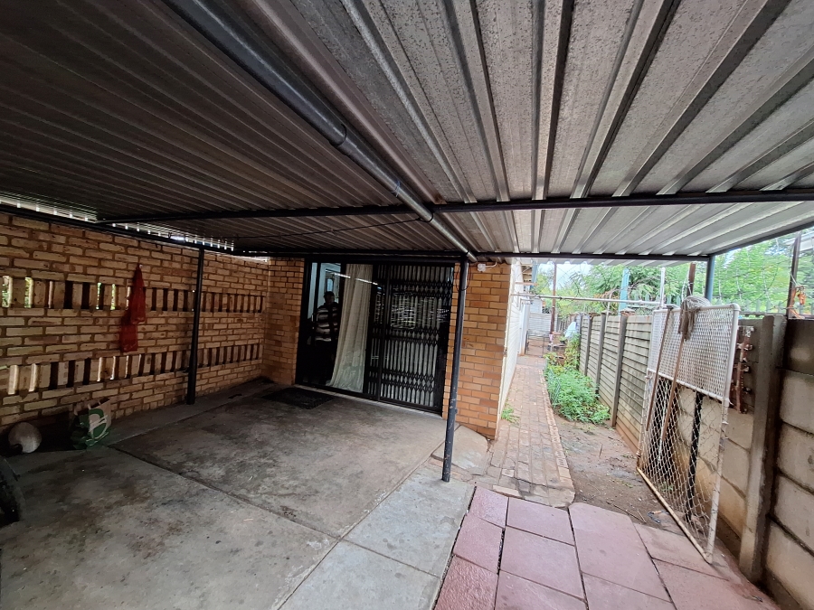 3 Bedroom Property for Sale in Oos Einde North West